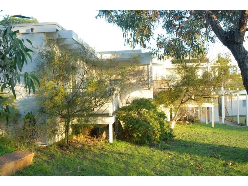 30-32 Goolgowie Street, Rosebud VIC 3939