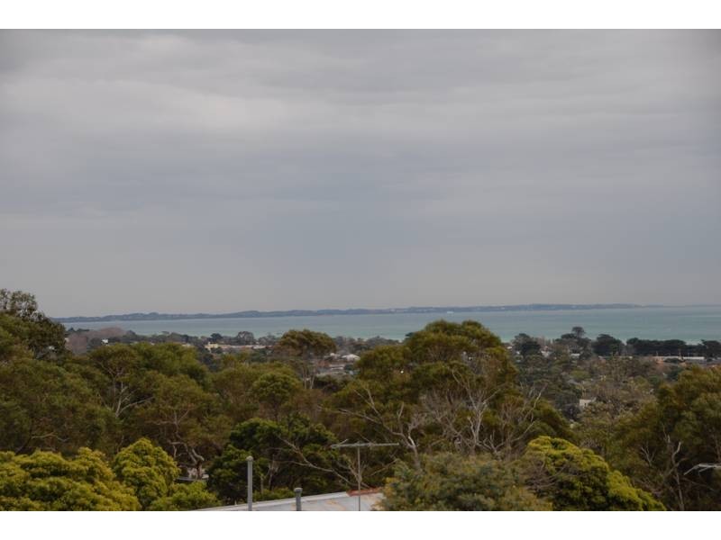 6 Cairn Road, Mccrae VIC 3938