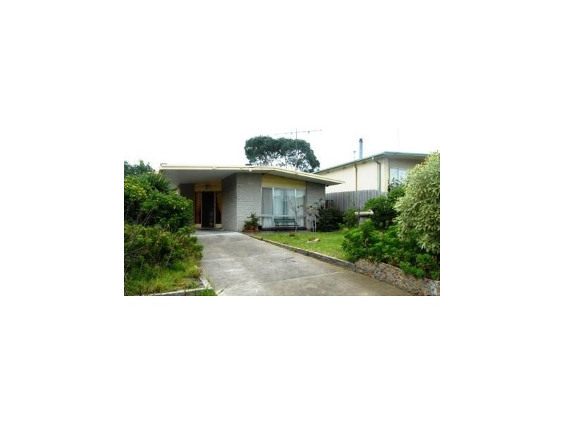 202 Ninth Avenue, Rosebud VIC 3939