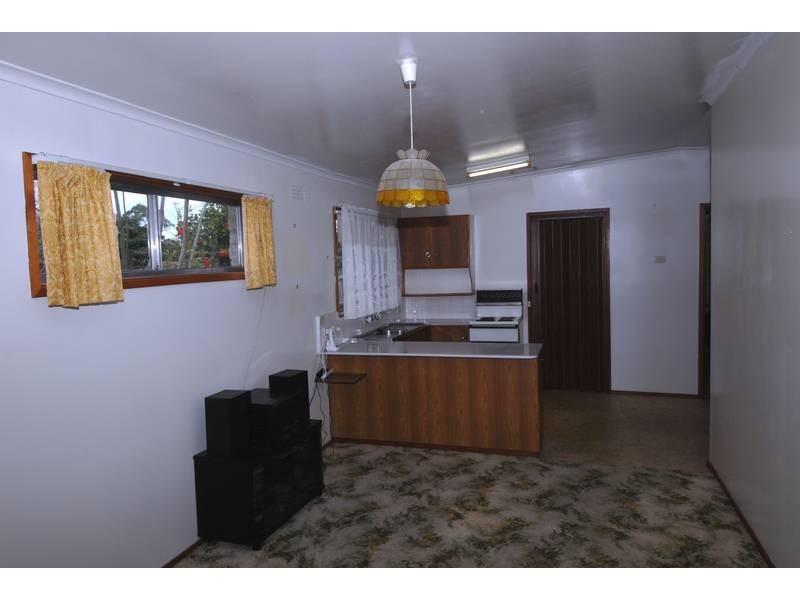 202 Ninth Avenue, Rosebud VIC 3939