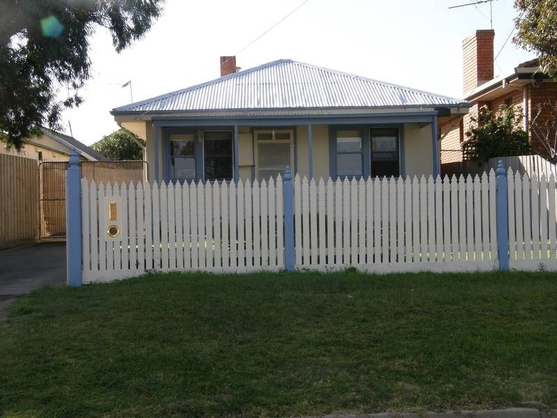 19 Third Avenue, Rosebud VIC 3939