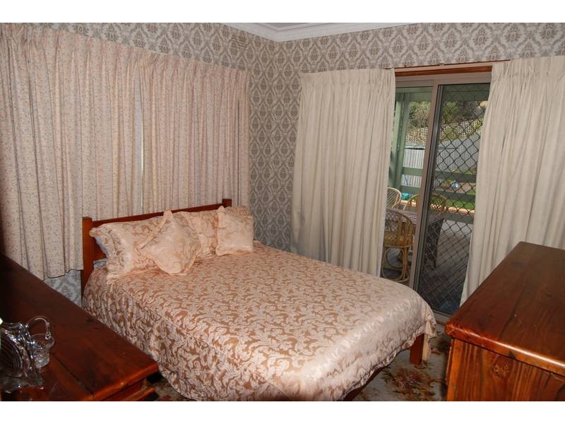 13 First Avenue, Rosebud VIC 3939