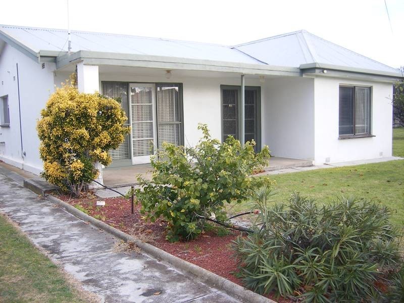 21-23 Moorfield Avenue, Rosebud West VIC 3940