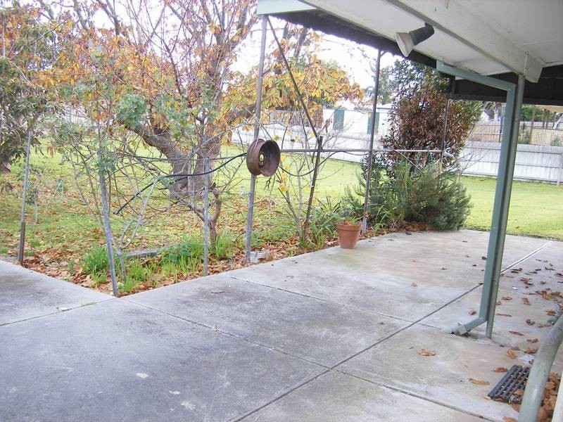 21-23 Moorfield Avenue, Rosebud West VIC 3940