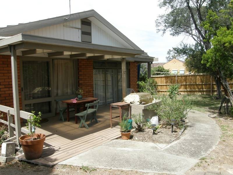 16 Broadway, Rosebud West VIC 3940
