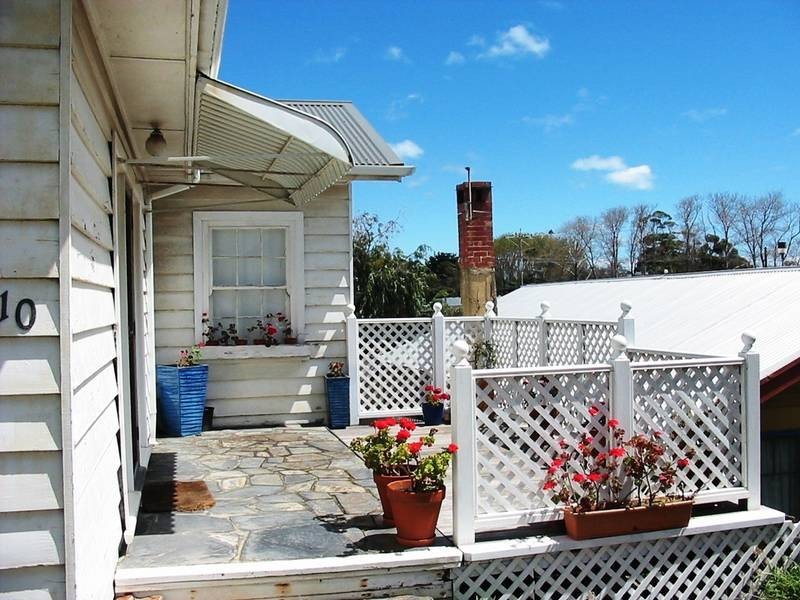 10 Fourth Avenue, Rosebud VIC 3939
