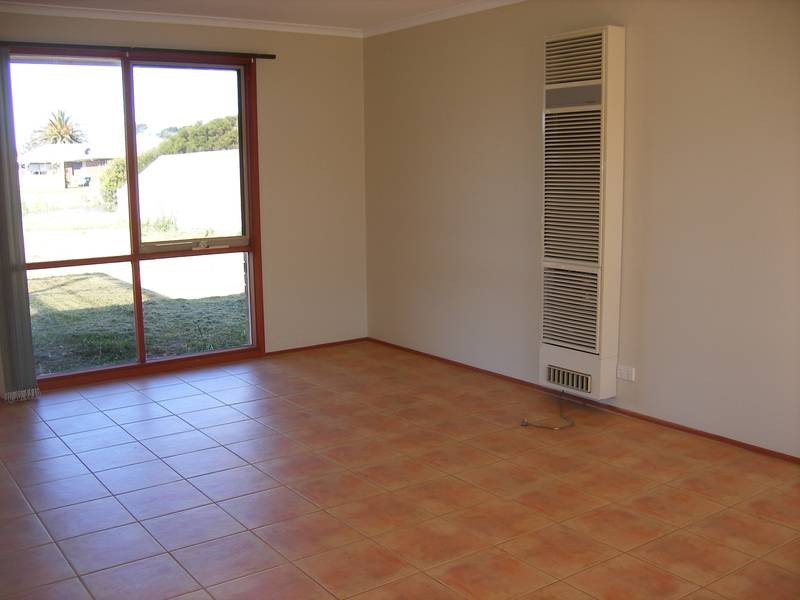 8 Lakeview Drive, Safety Beach VIC 3936