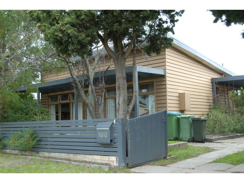 100 Spray Street, Rosebud VIC 3939