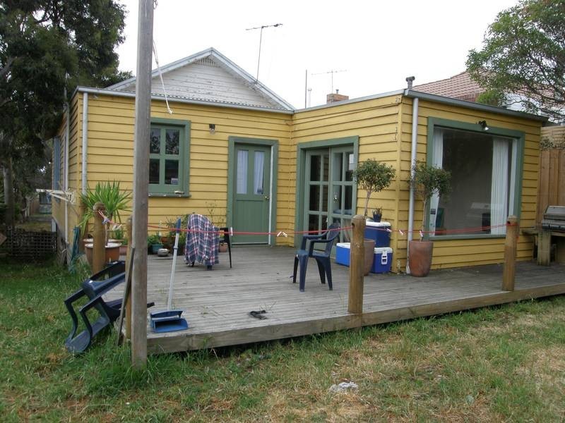 25 Seventh Avenue, Rosebud VIC 3939