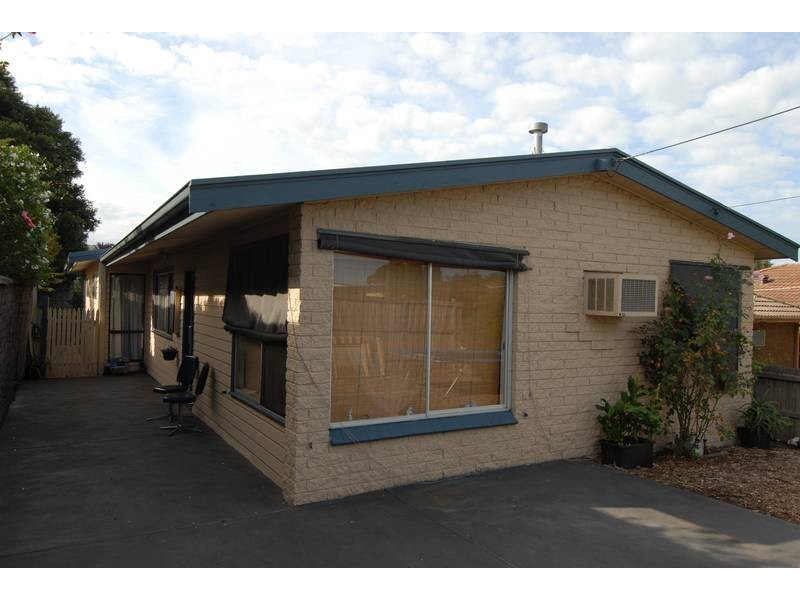 115 Eighth Avenue, Rosebud VIC 3939