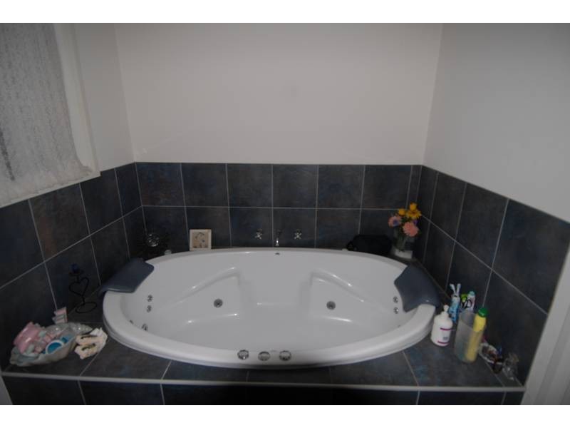 115 Eighth Avenue, Rosebud VIC 3939