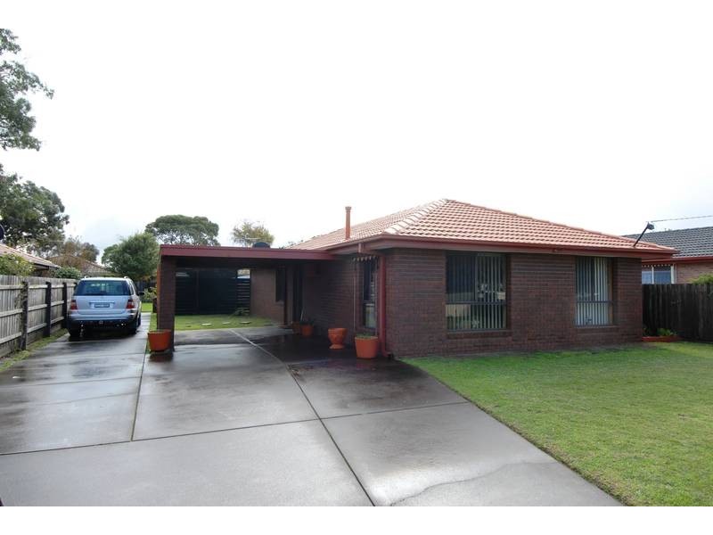 16 Karingal Drive, Rosebud West VIC 3940