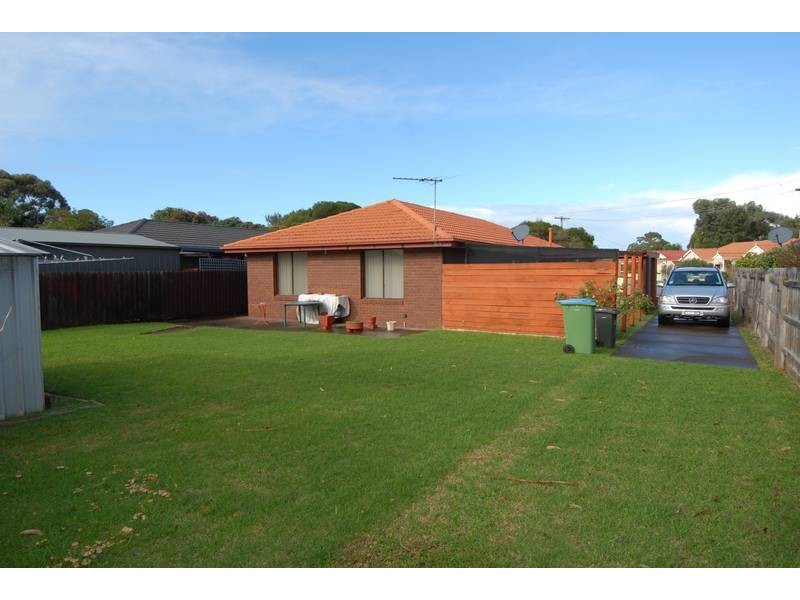 16 Karingal Drive, Rosebud West VIC 3940
