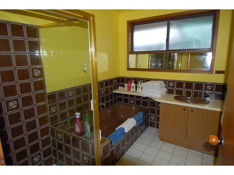 16 Karingal Drive, Rosebud West VIC 3940