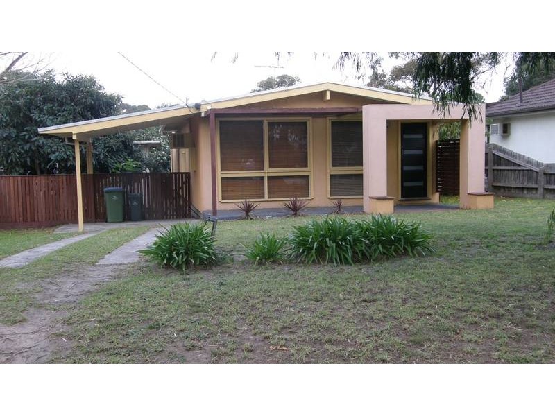 17 Tarwarri Avenue, Rosebud West VIC 3940