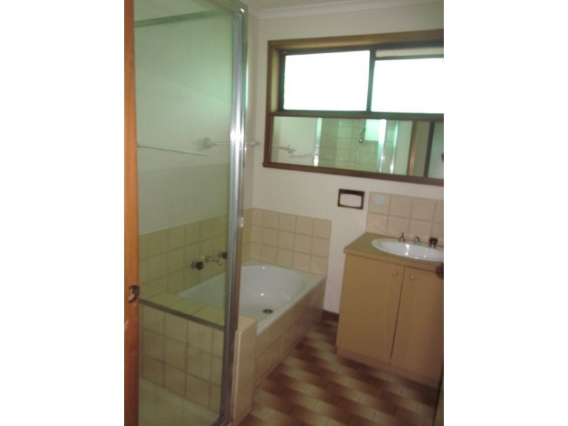 31 Second Avenue, Rosebud VIC 3939