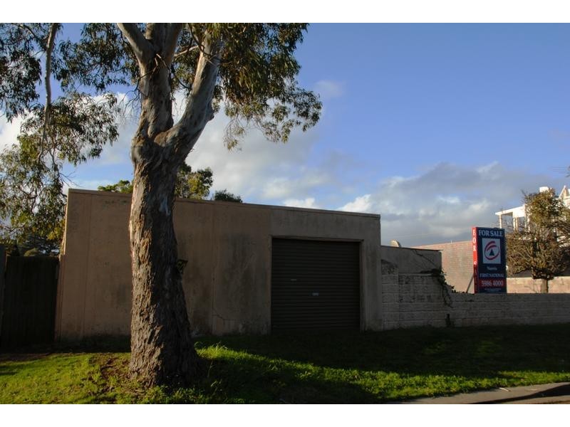 2A Marks Avenue, Rosebud West VIC 3940