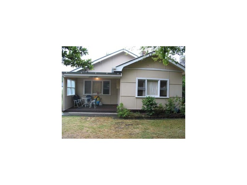 14 First Avenue, Rosebud VIC 3939