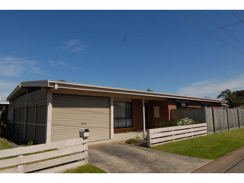 132 Sixth Avenue, Rosebud VIC 3939