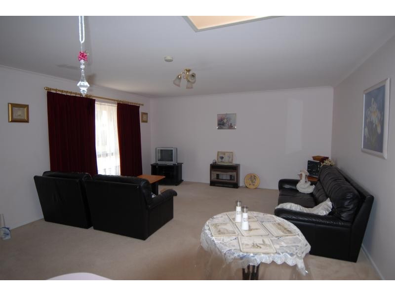 132 Sixth Avenue, Rosebud VIC 3939