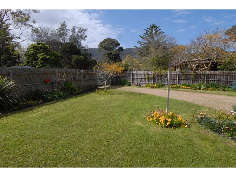 13 South Road, Mccrae VIC 3938