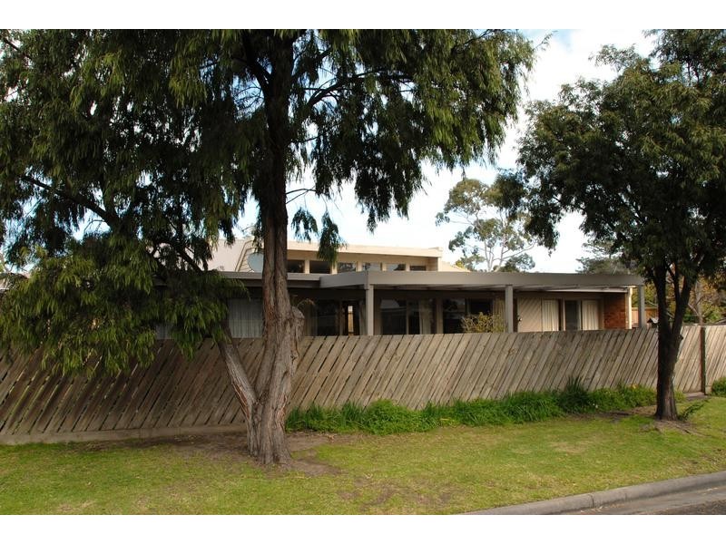 13 South Road, Mccrae VIC 3938