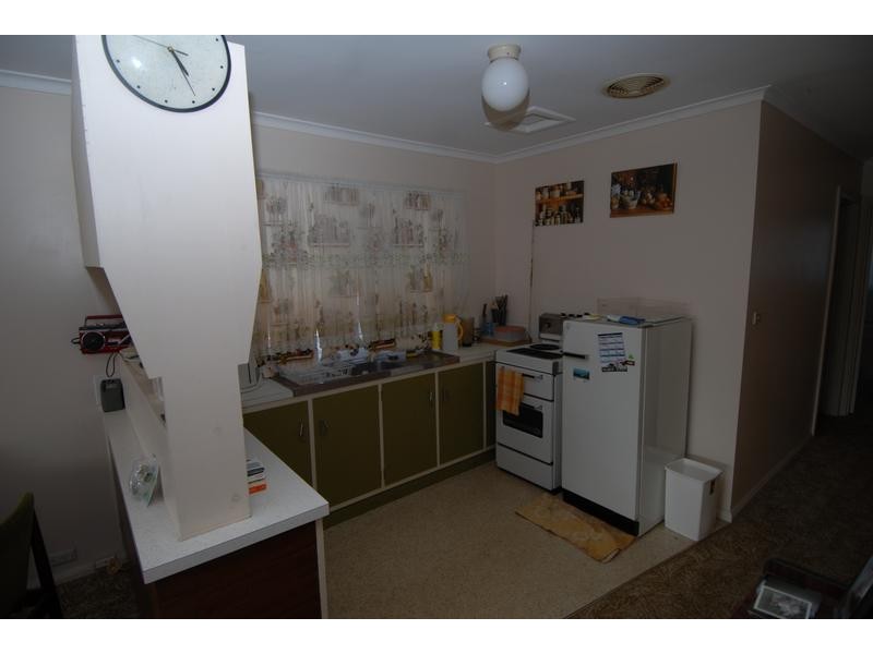 76 Eighth Avenue, Rosebud VIC 3939