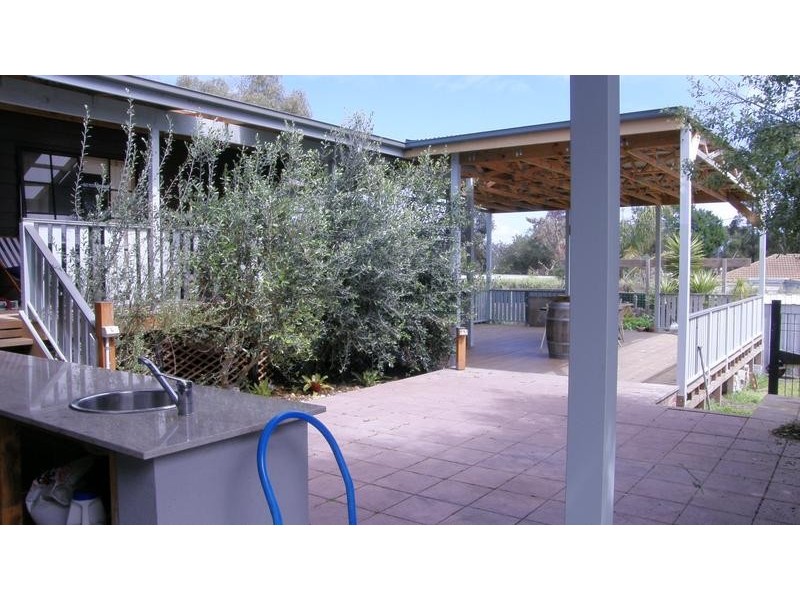 20 Carrathool Avenue, Rosebud VIC 3939