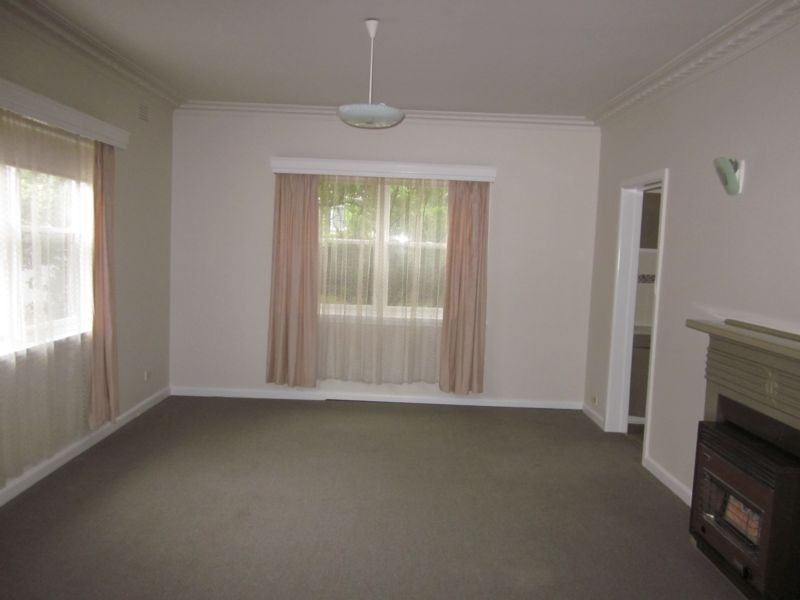 8 McCombe Street, Rosebud VIC 3939