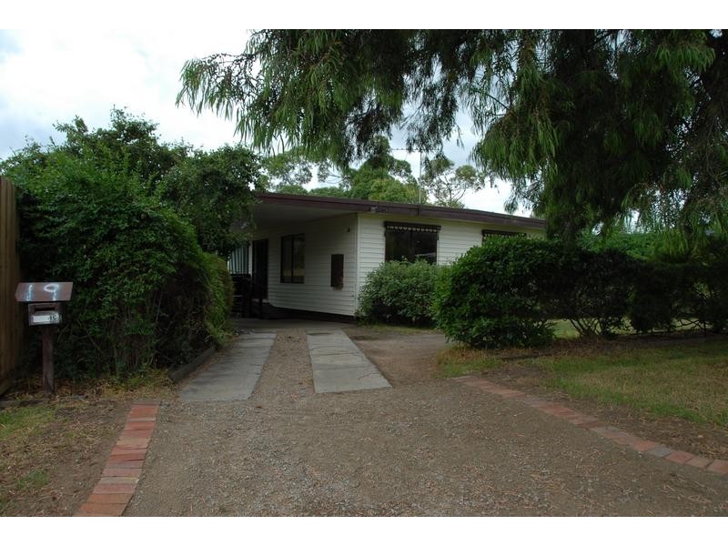 19 Barragowa Drive, Rosebud West VIC 3940