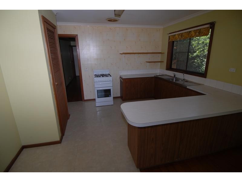 19 Barragowa Drive, Rosebud West VIC 3940