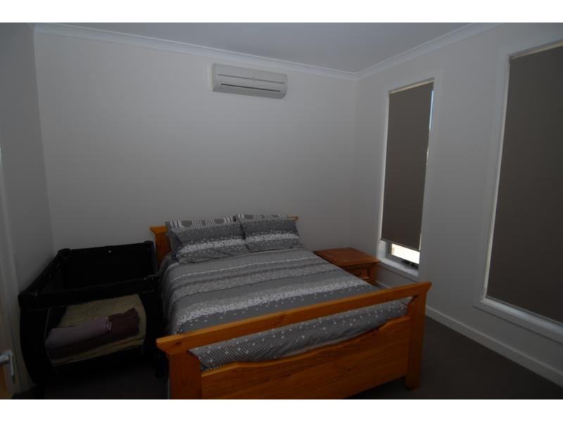 2/45 The Avenue, Mccrae VIC 3938