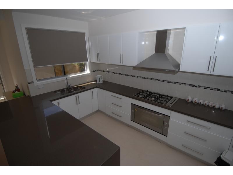 2/45 The Avenue, Mccrae VIC 3938