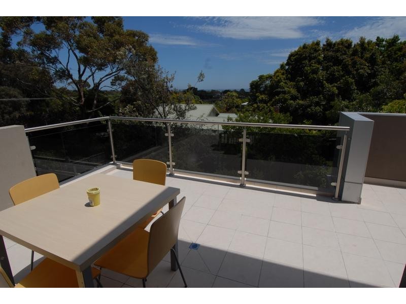 2/45 The Avenue, Mccrae VIC 3938