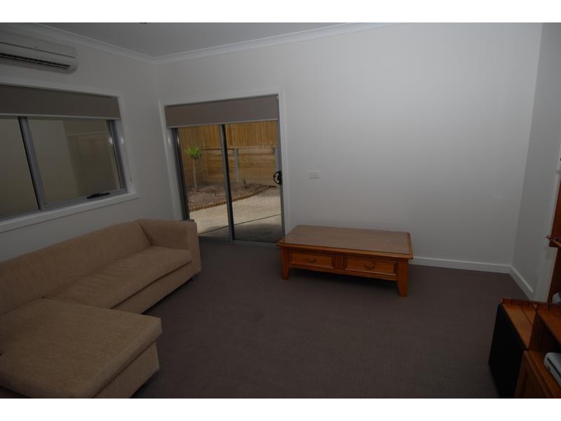 2/45 The Avenue, Mccrae VIC 3938