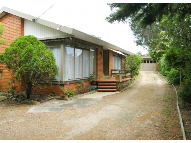 16 Broadway, Rosebud West VIC 3940
