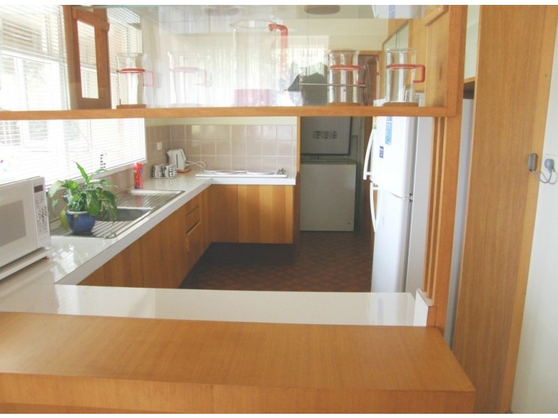 16 Broadway, Rosebud West VIC 3940