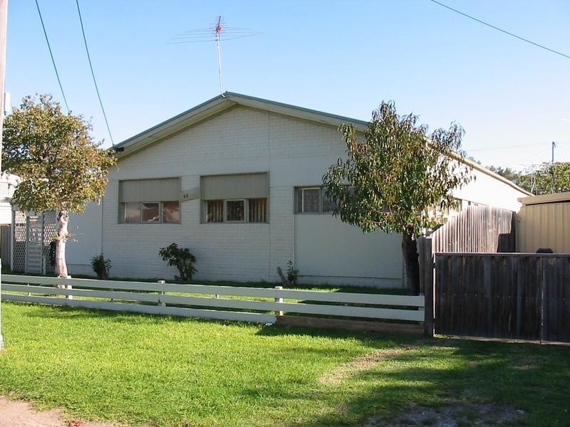 1/64 Fourth Avenue, Rosebud VIC 3939