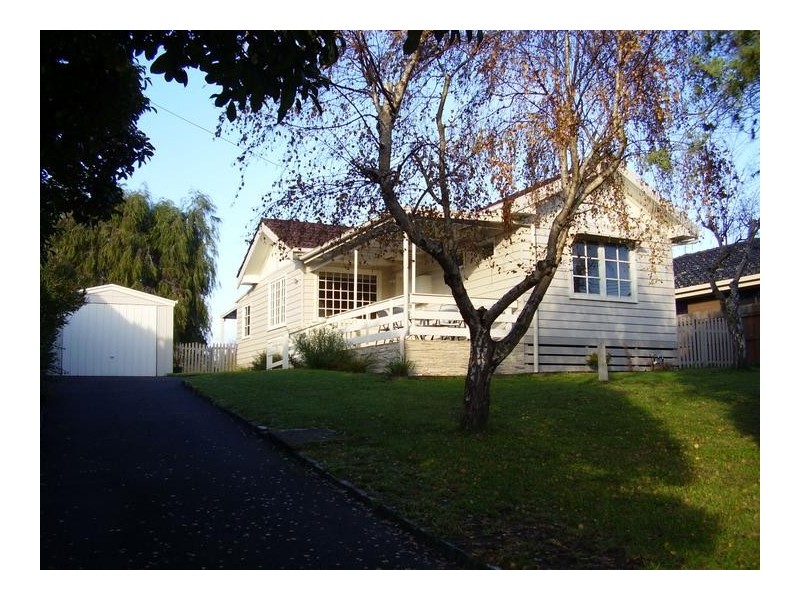 15 Moorfield Avenue, Rosebud VIC 3939