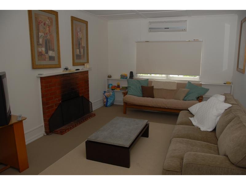 4 & 6 Madura Street, Rosebud VIC 3939