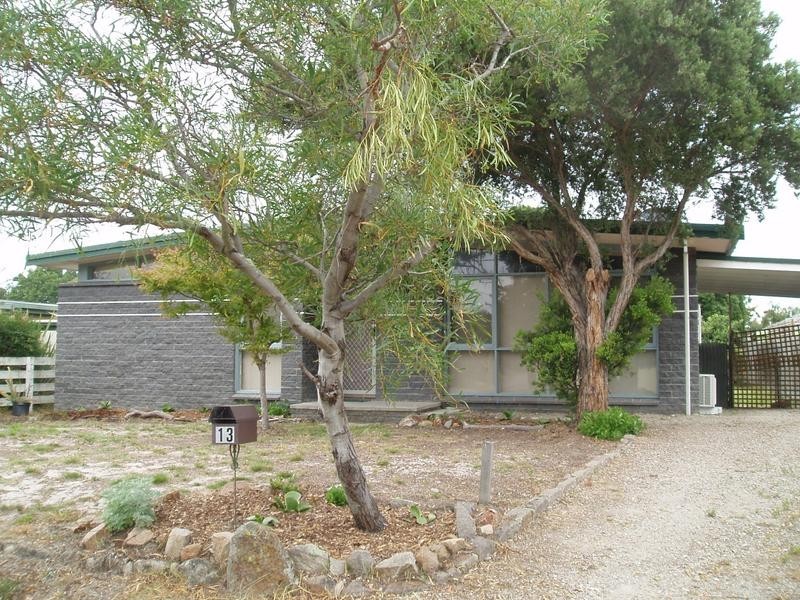 13 Hakea Avenue, Rosebud West VIC 3940