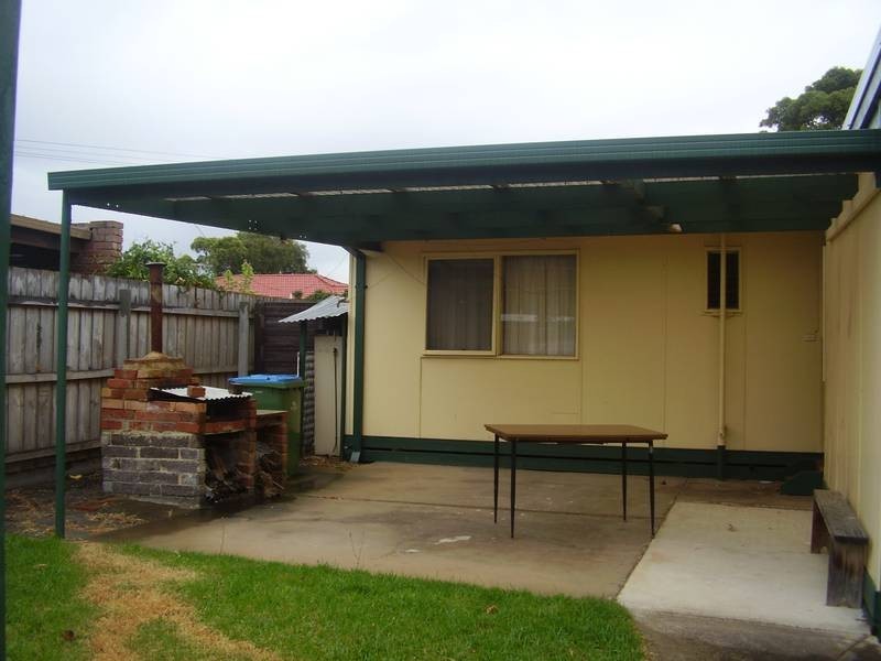 27 Kennington Road, Rosebud VIC 3939