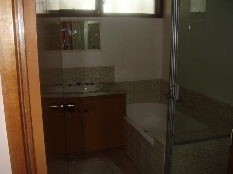 18 Nixon Street, Rosebud VIC 3939