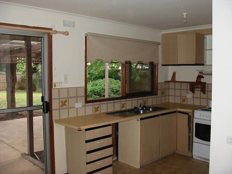44 Swans Way, Rosebud West VIC 3940