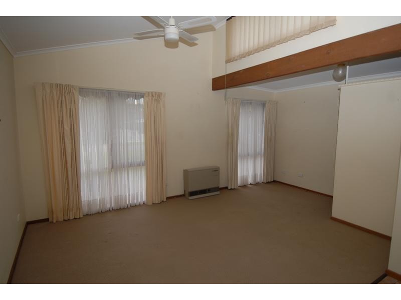 143 First Avenue, Rosebud VIC 3939