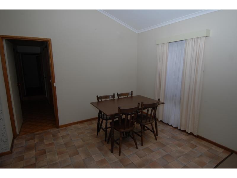 143 First Avenue, Rosebud VIC 3939