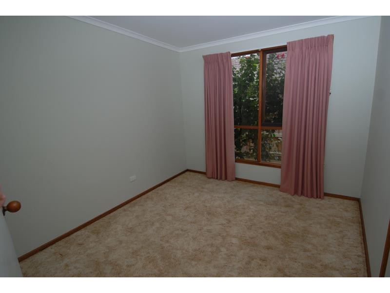 143 First Avenue, Rosebud VIC 3939