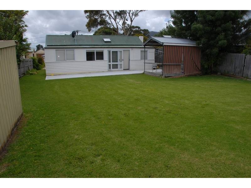 4 Madura Street, Rosebud VIC 3939