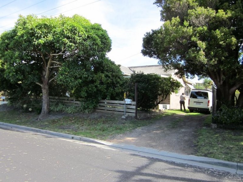 16 Martin Street, Rosebud VIC 3939