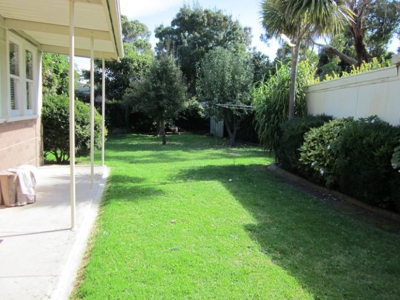 16 Martin Street, Rosebud VIC 3939